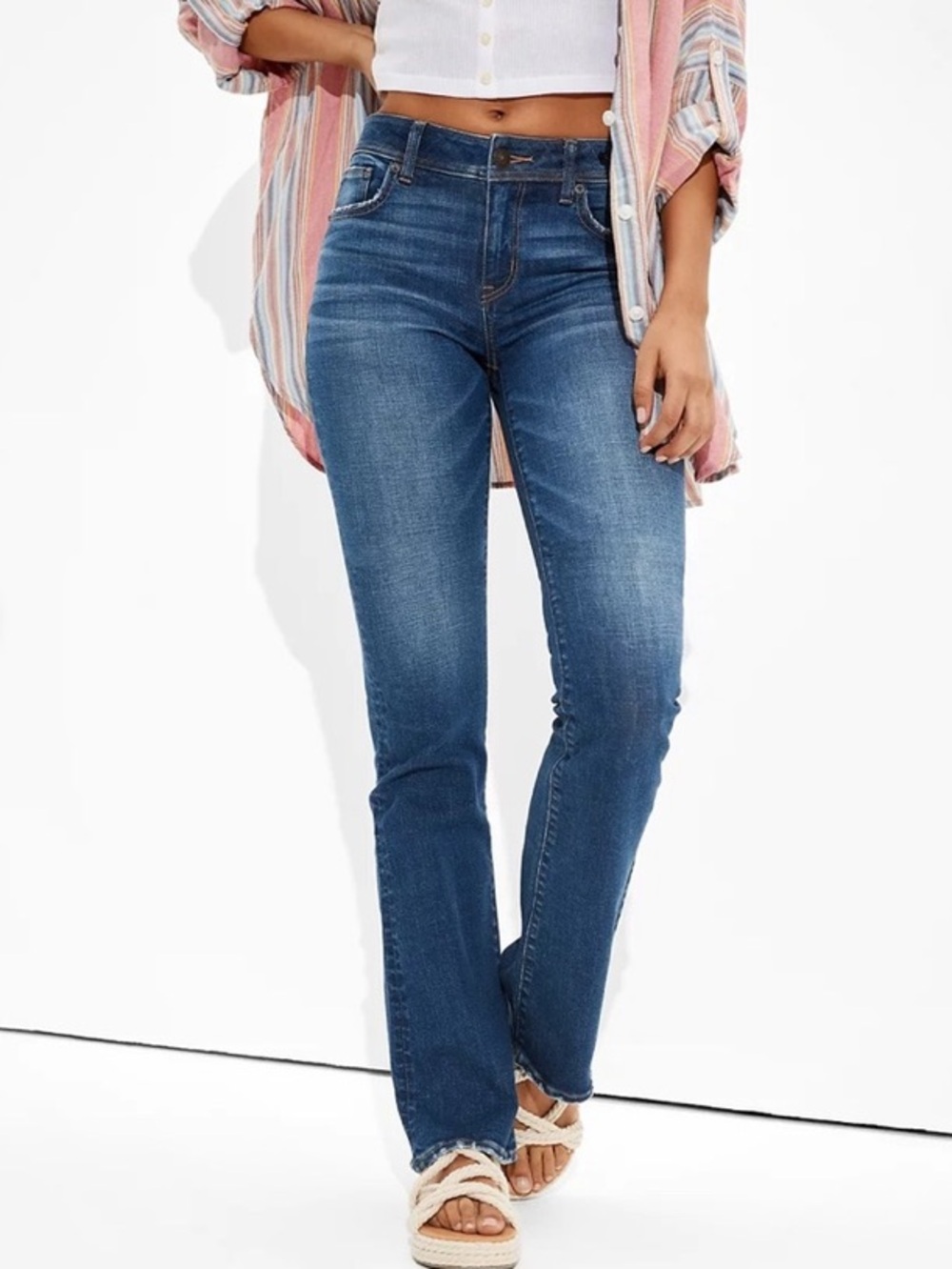 American Eagle Outfitters Women's Bootcut Jeans in Medium Blue Denim